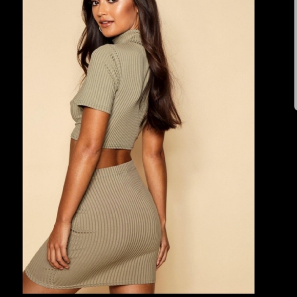 Boohoo NWT Baddie Date Night green jumbo rib mini Stretch skirt size 4 - Picture 6 of 6